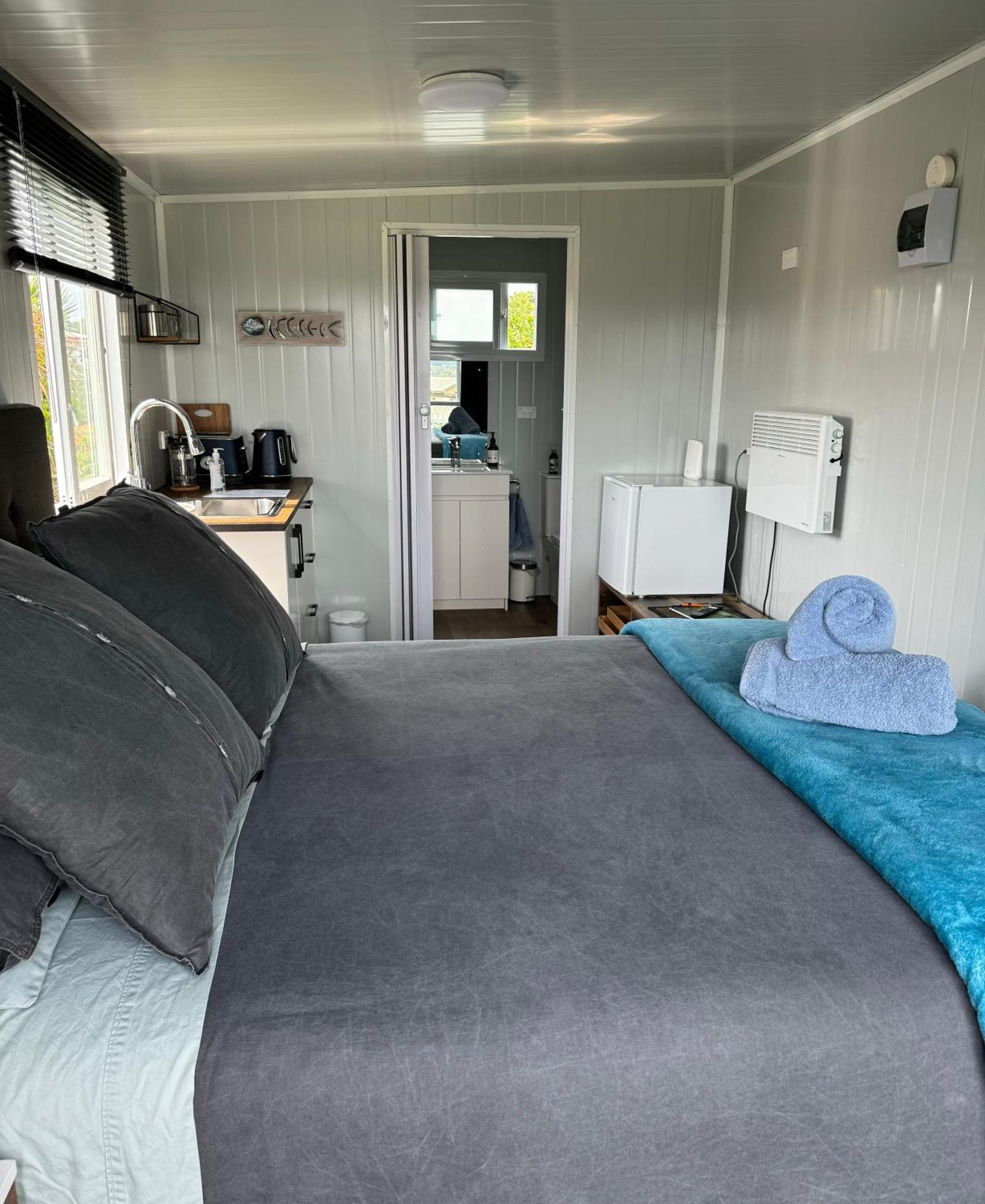 Raglan Seaview Cabin Esterno foto